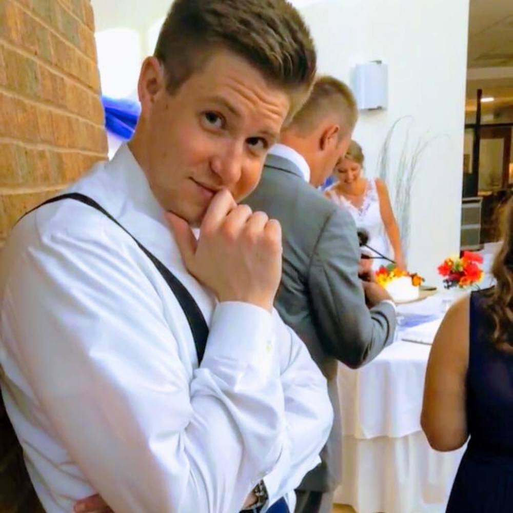 Meet your Posher, Devin